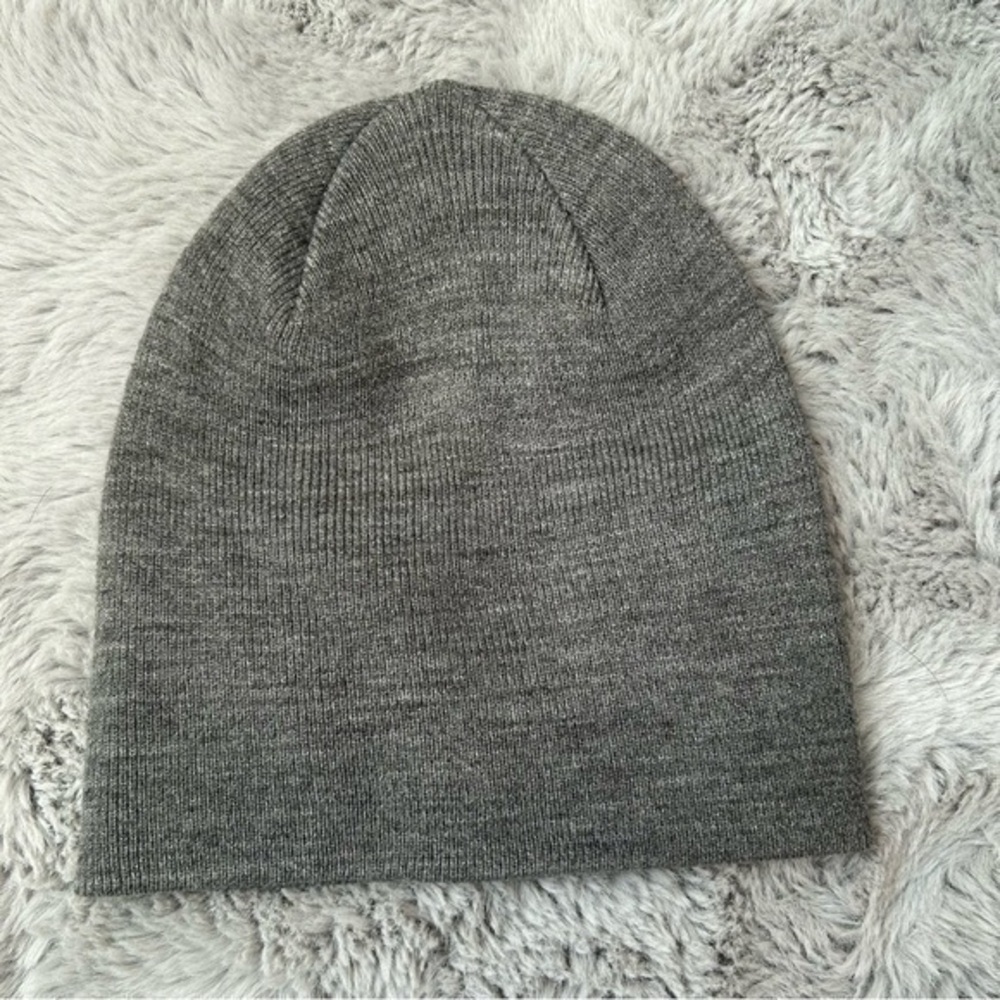 ✨NWOT H&M knit skull fitted hat grey - Picture 5 of 5